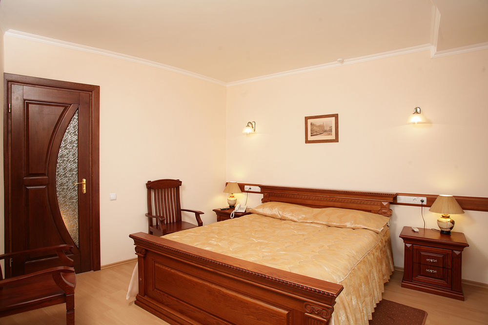 Salute Hotel Kiev Dış mekan fotoğraf