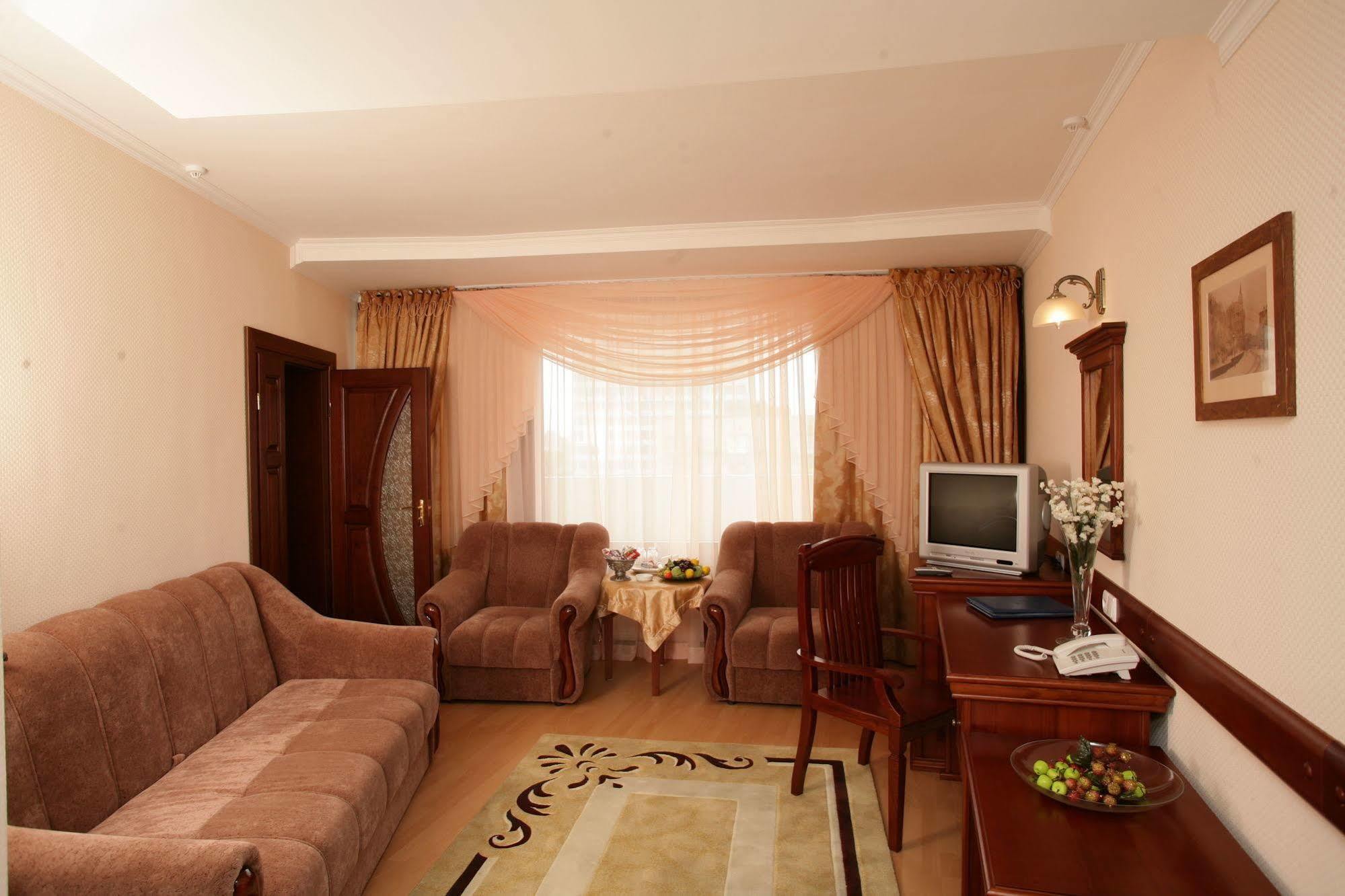 Salute Hotel Kiev Dış mekan fotoğraf