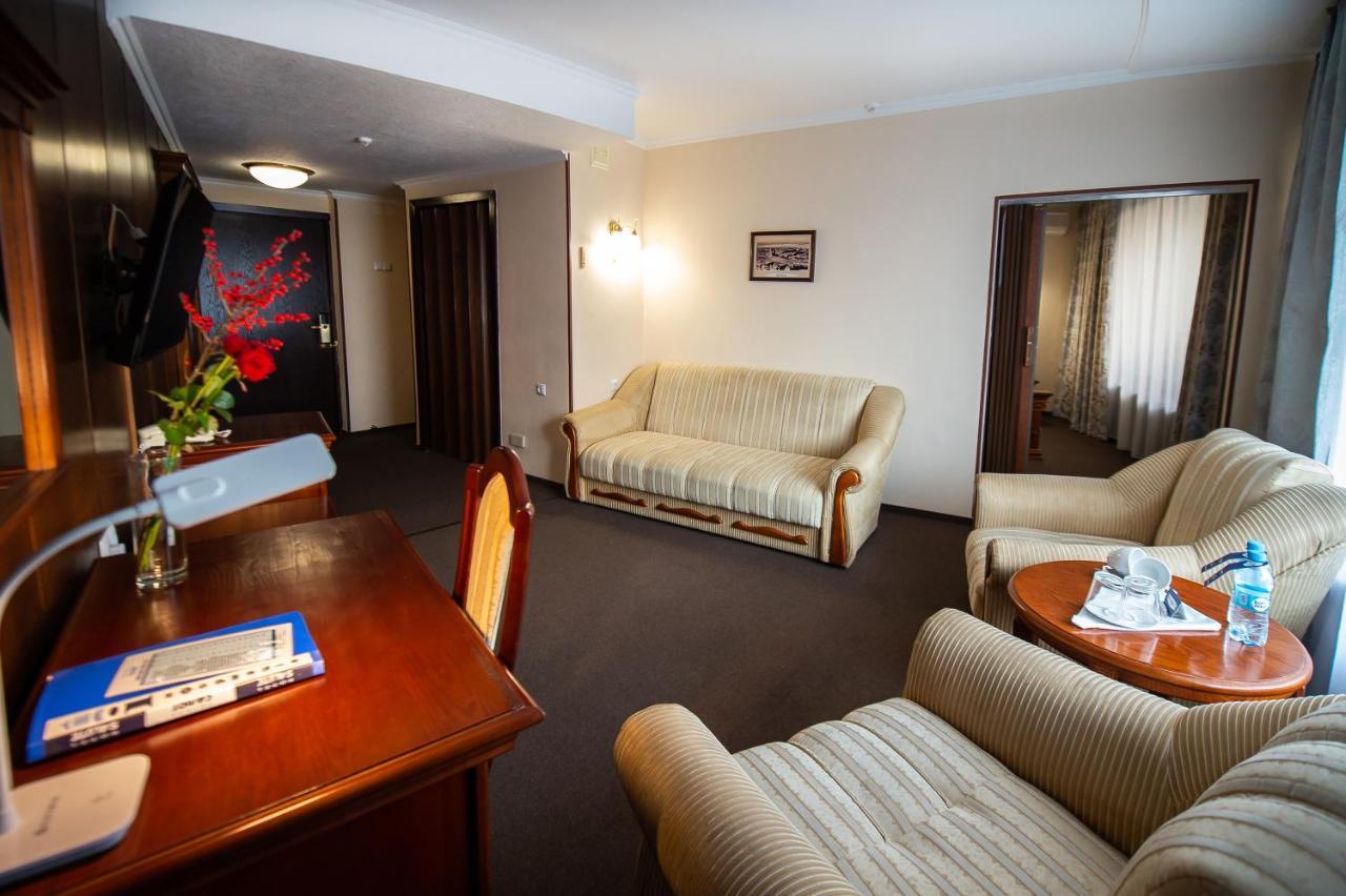 Salute Hotel Kiev Dış mekan fotoğraf