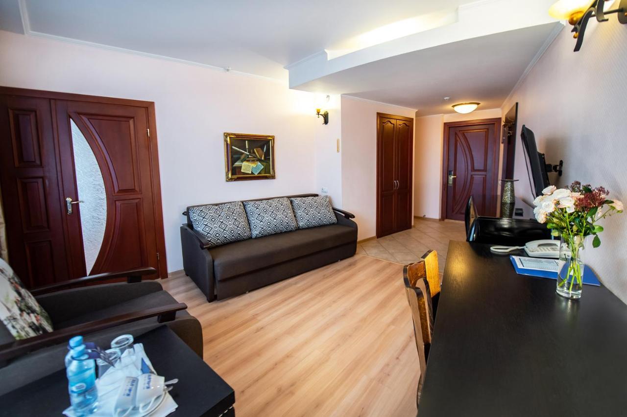 Salute Hotel Kiev Dış mekan fotoğraf