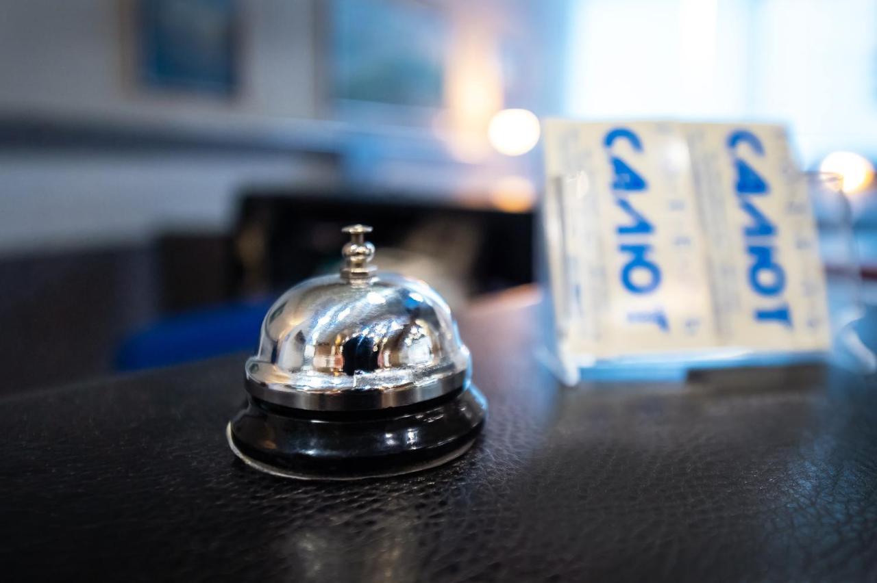 Salute Hotel Kiev Dış mekan fotoğraf