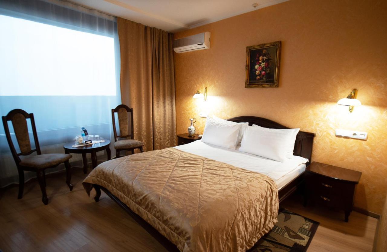 Salute Hotel Kiev Dış mekan fotoğraf